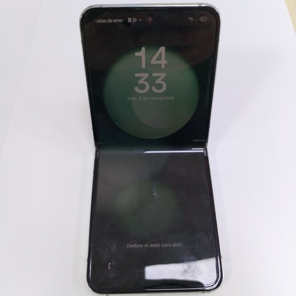 CELULAR SAMSUNG GALAXY Z FLIP 5 SM-F731B (2023) 256 GB 8 GB RAM (SEMINUEVO)