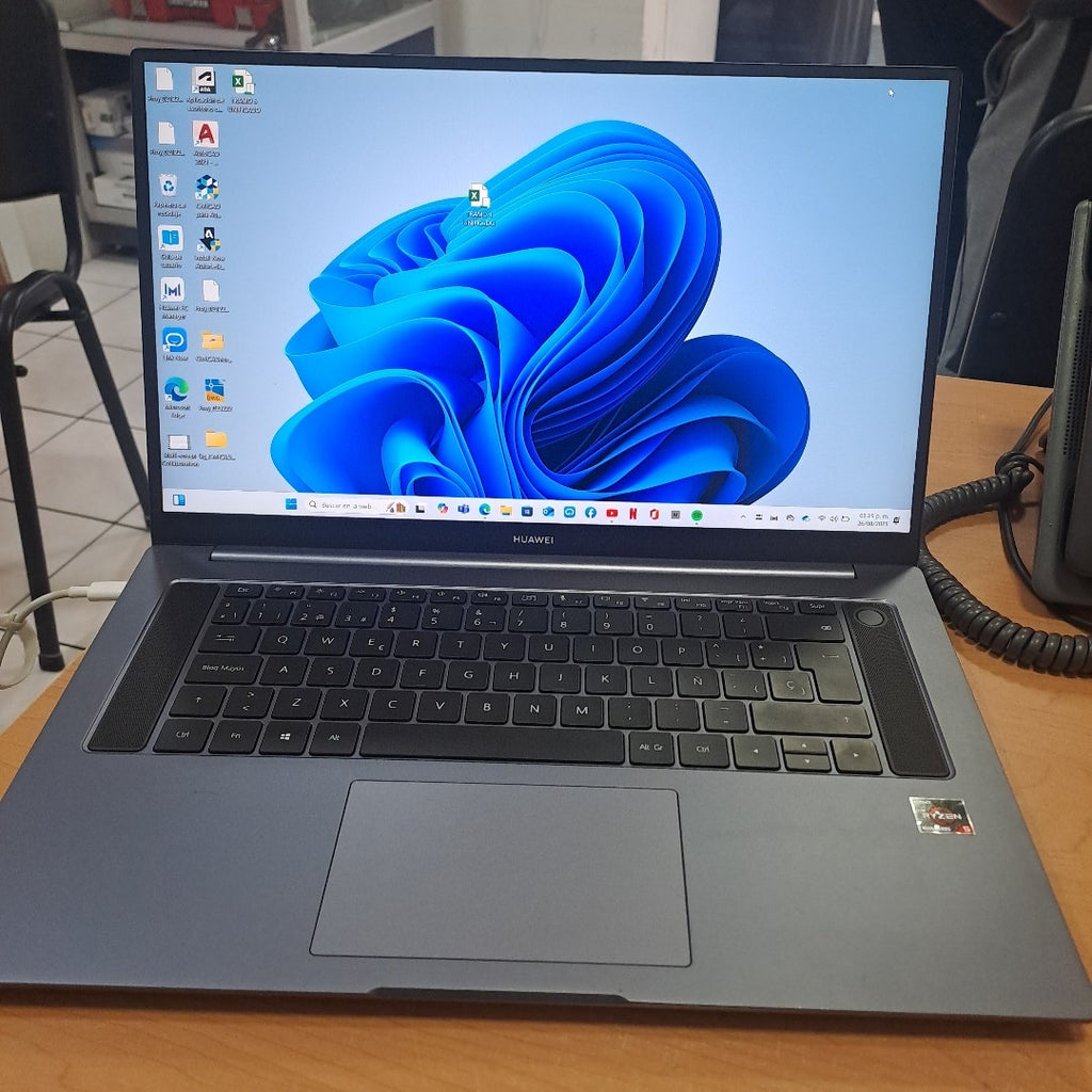 LAPTOP HUAWEI MATEBOOK D16 HVY-WAP9 (2022) 512 GB SSD 16 GB RAM (SEMINUEVO)