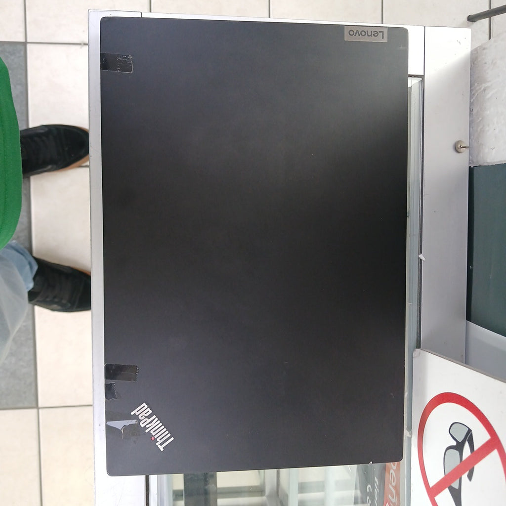 LAPTOP LENOVO THINKPAD E14 (2021) 256 GB SSD 8 GB RAM (SEMINUEVO)