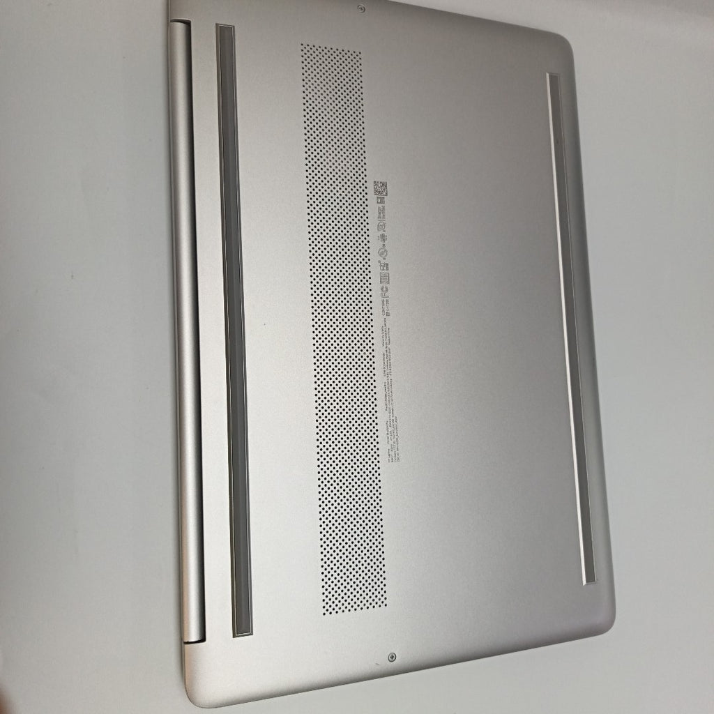 LAPTOP HP 15-EF2507LA (2024) 512 GB SSD 8 GB RAM (SEMINUEVO)