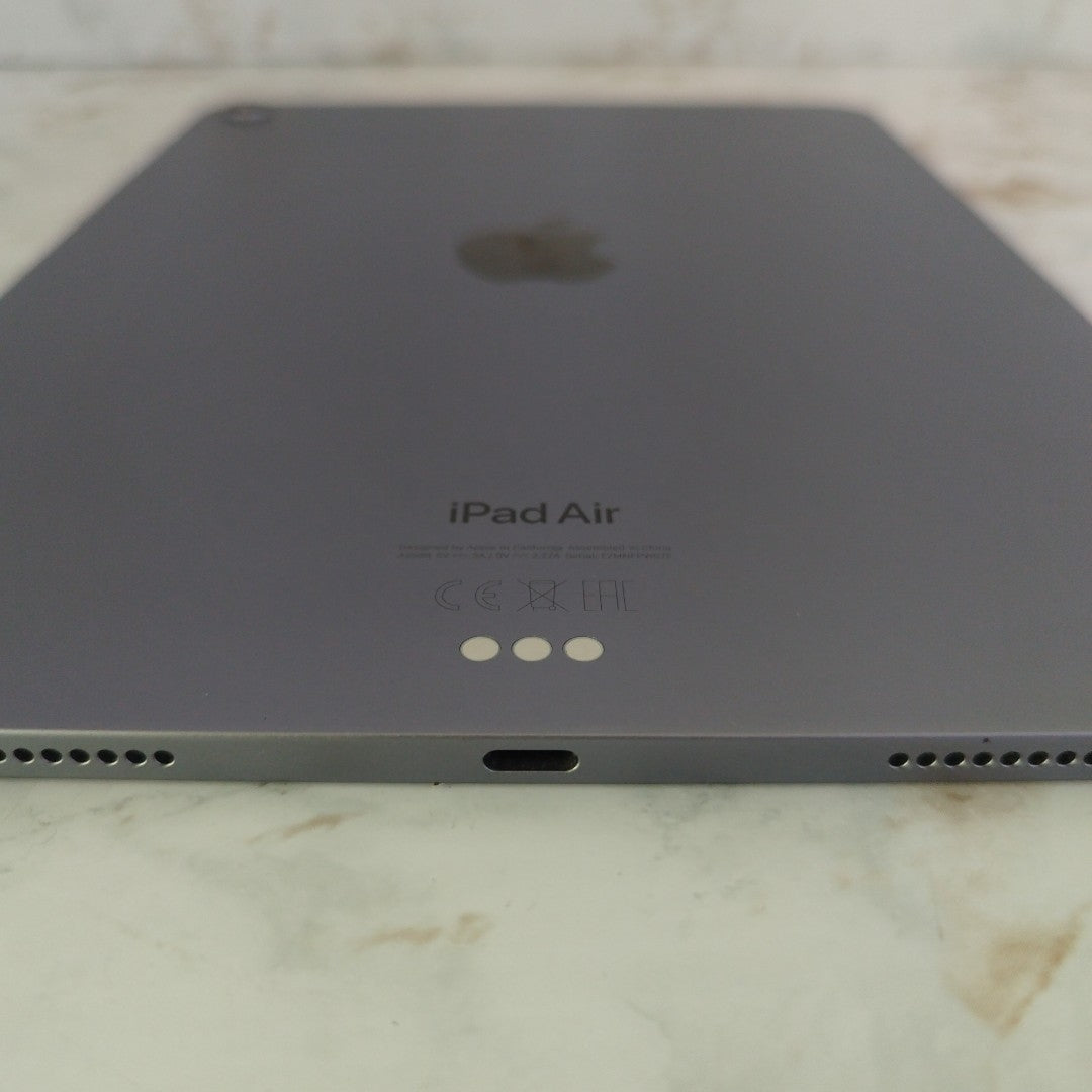 TABLETA APPLE IPAD AIR 5 A2588 64 GB 8 GB RAM (SEMINUEVO)