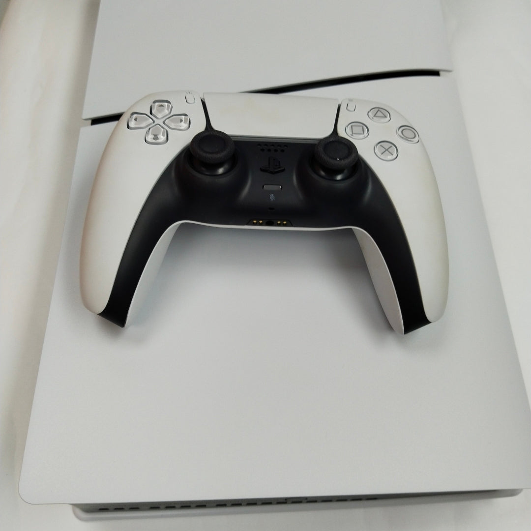 CONSOLA DE VIDEOJUEGO SONY PS5 825 SSD (SEMINUEVO)