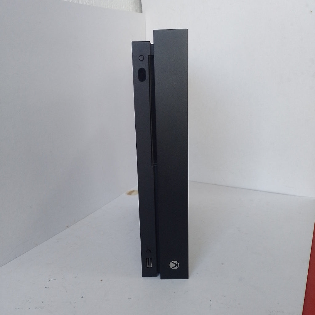 CONSOLA DE VIDEOJUEGO MICROSOFT XBOX ONE X 1 TB (SEMINUEVO)