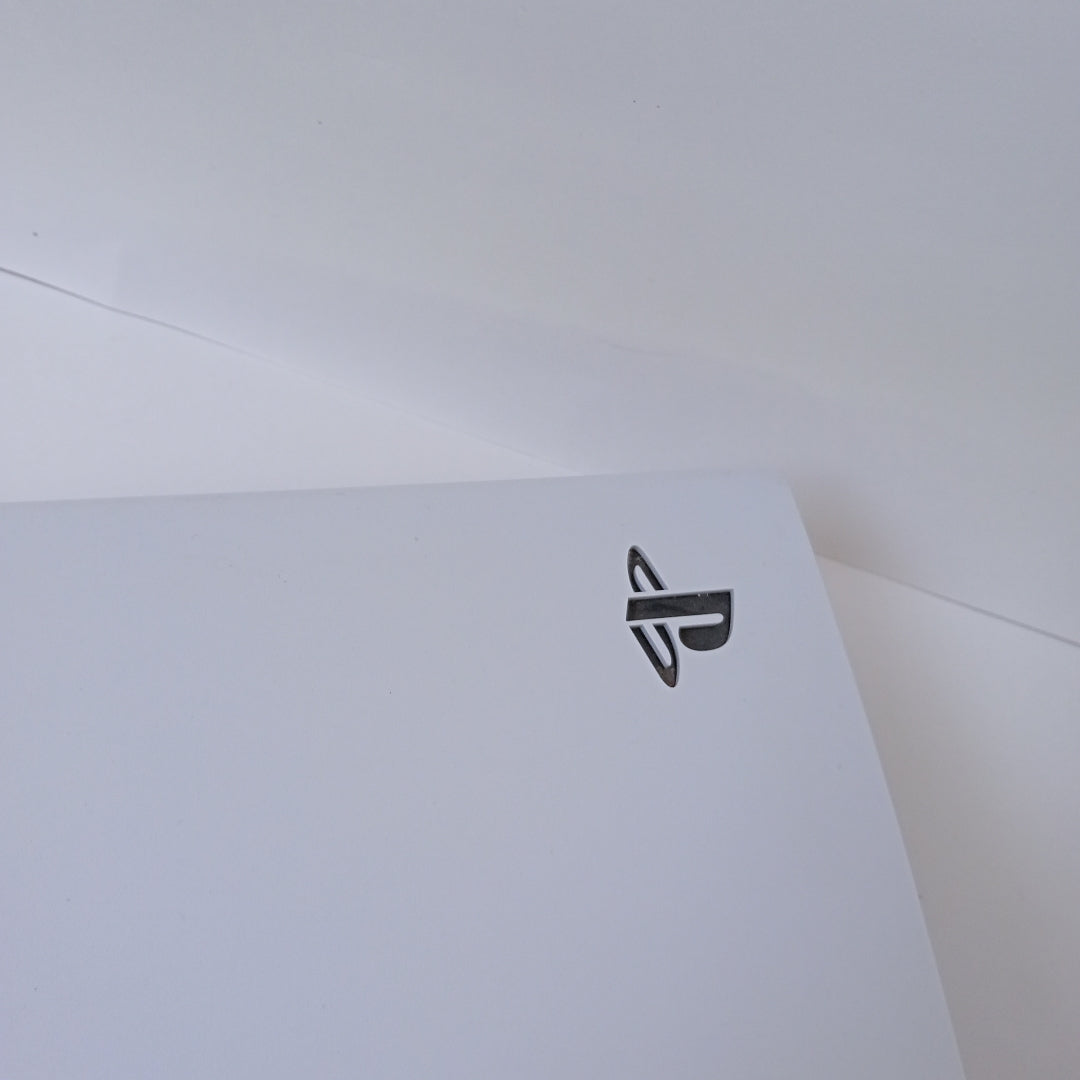 CONSOLA DE VIDEOJUEGO SONY PS5 825 SSD (SEMINUEVO)