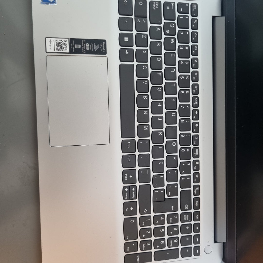 LAPTOP LENOVO IDEAPAD 1 15IGL7 (2024) 256 GB SSD 8 GB RAM (SEMINUEVO)