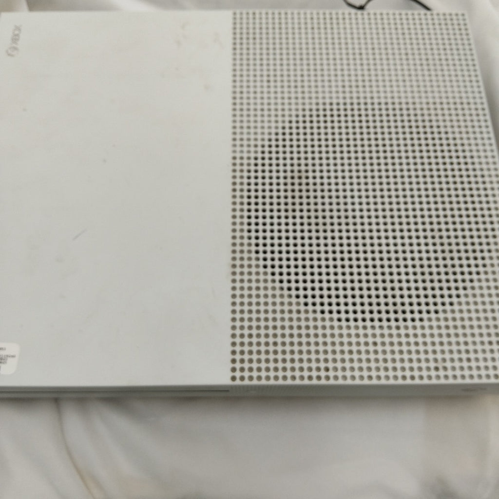 CONSOLA DE VIDEOJUEGO MICROSOFT XBOX ONE S 1 TB (SEMINUEVO)