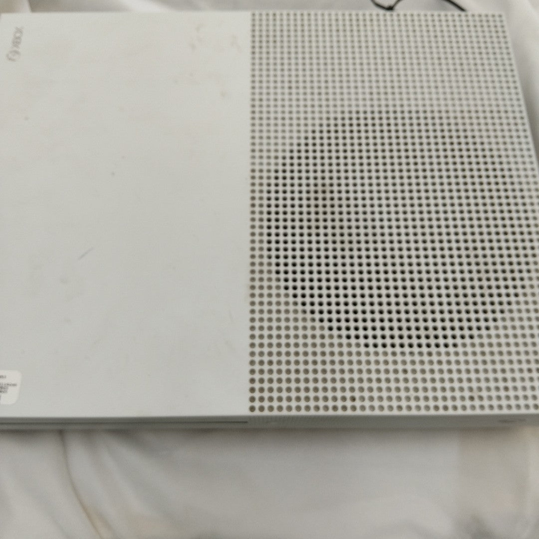 CONSOLA DE VIDEOJUEGO MICROSOFT XBOX ONE S 1 TB (SEMINUEVO)