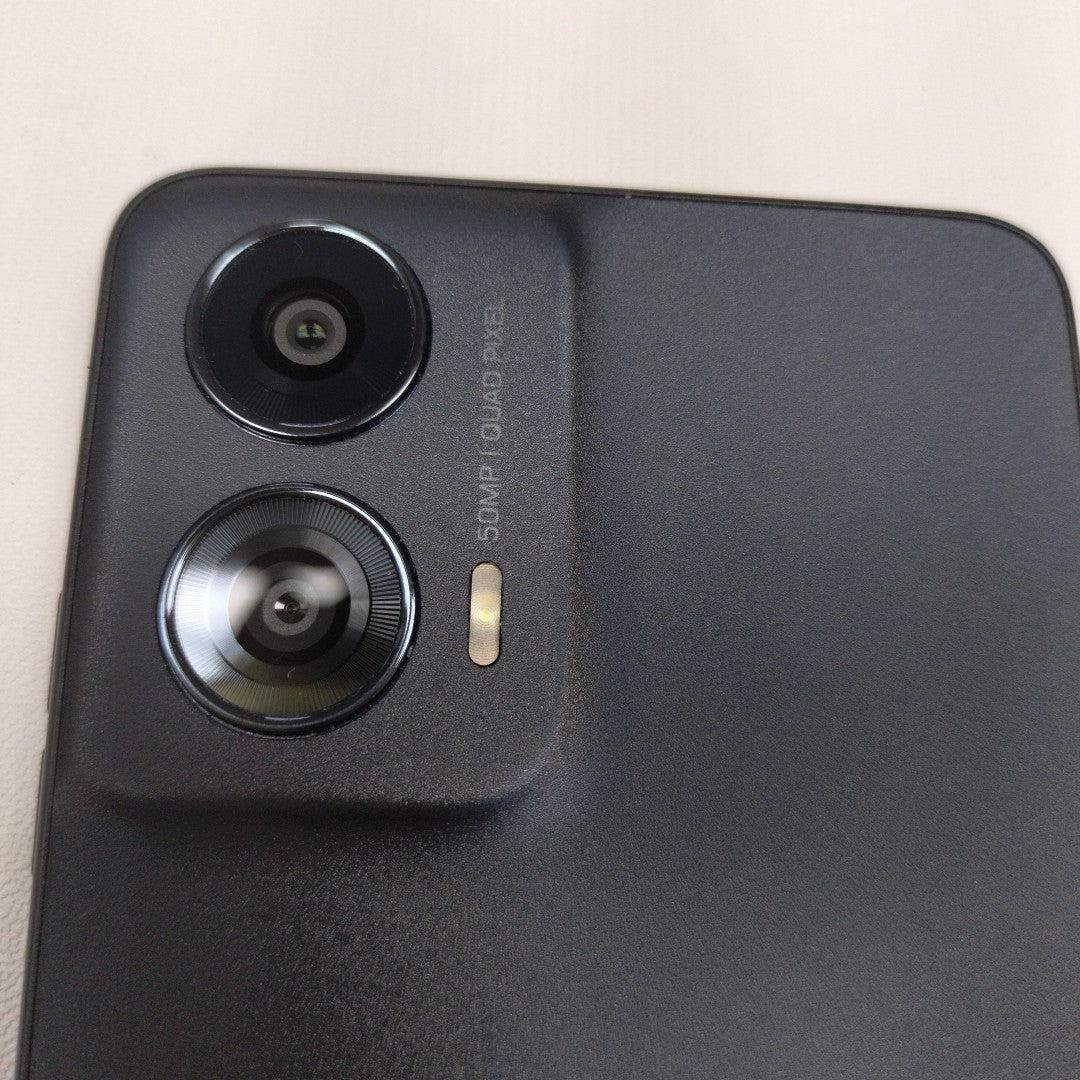 CELULAR MOTOROLA MOTO G24 XT2423-1 (2024) 256 GB 4 GB RAM (SEMINUEVO)