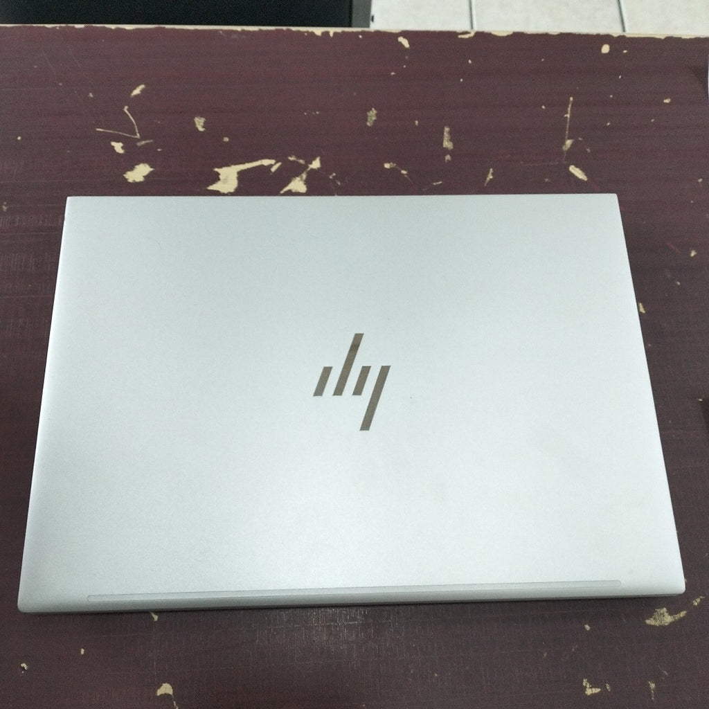 LAPTOP HP ELITEBOOK 840 G11 (2025) 512 GB SSD 16 GB RAM (SEMINUEVO)