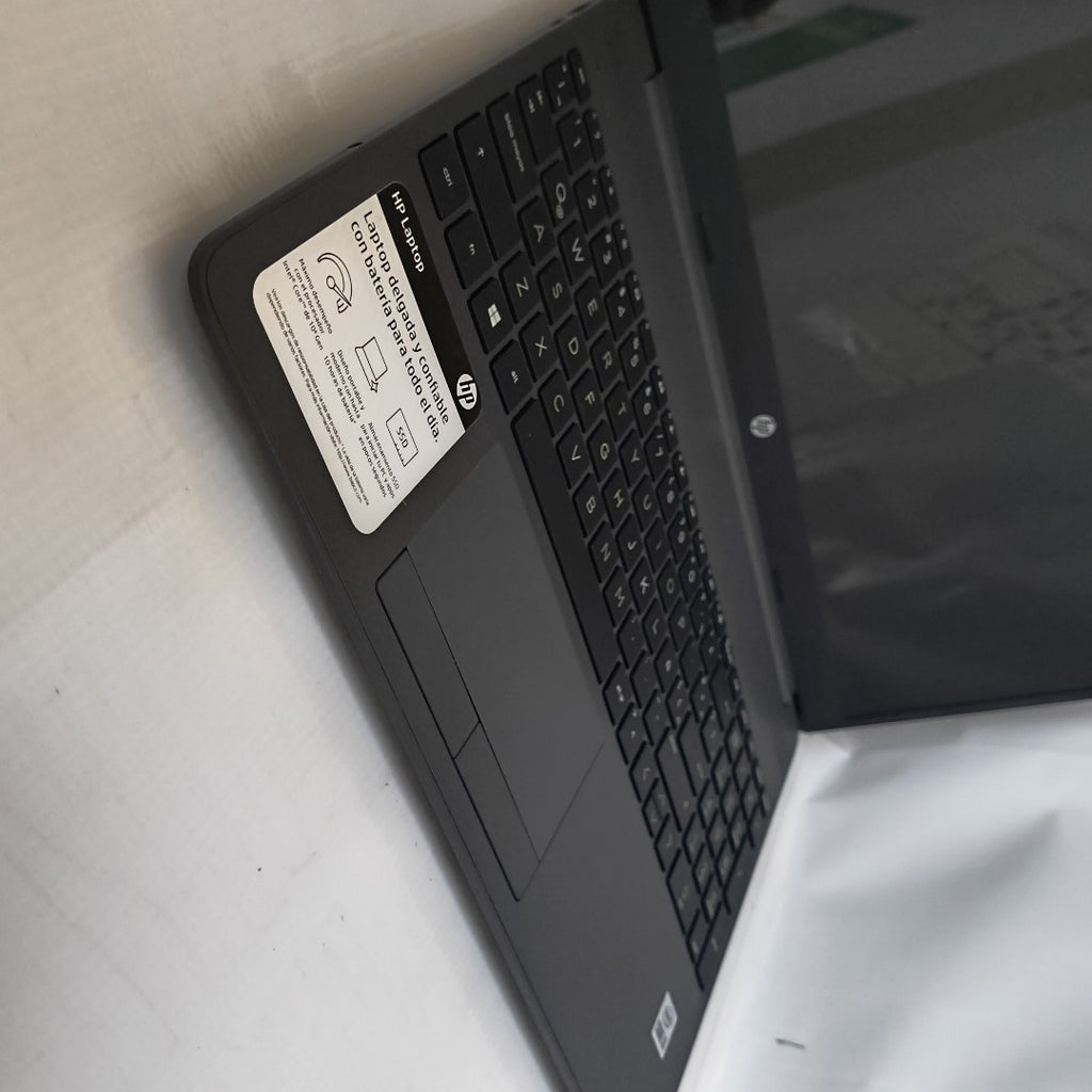 LAPTOP HP 15-DW1056LA (2022) 256 GB SSD 8 GB RAM (SEMINUEVO)