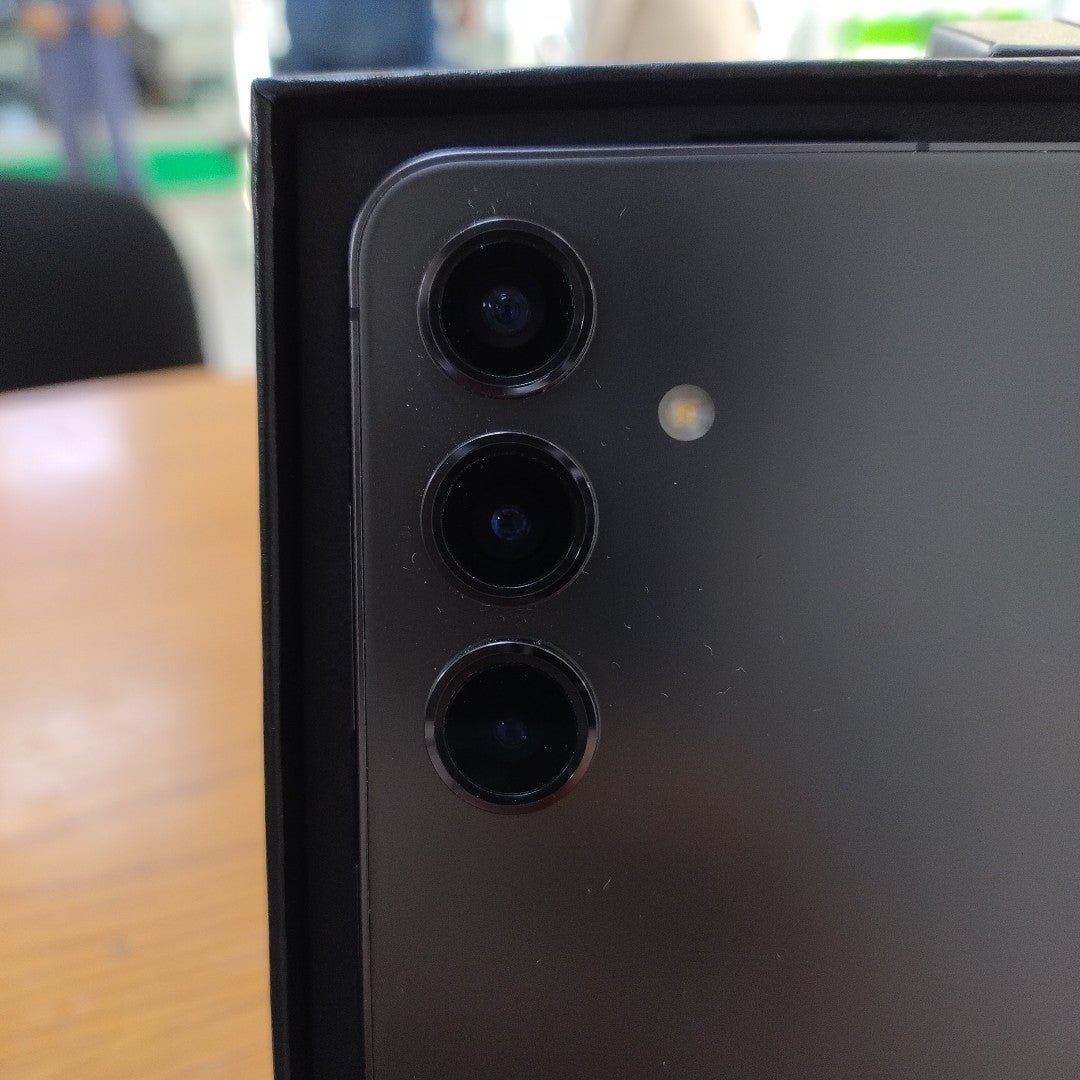 CELULAR SAMSUNG GALAXY S24 SM-S921B (2024) 128 GB 8 GB RAM (SEMINUEVO)