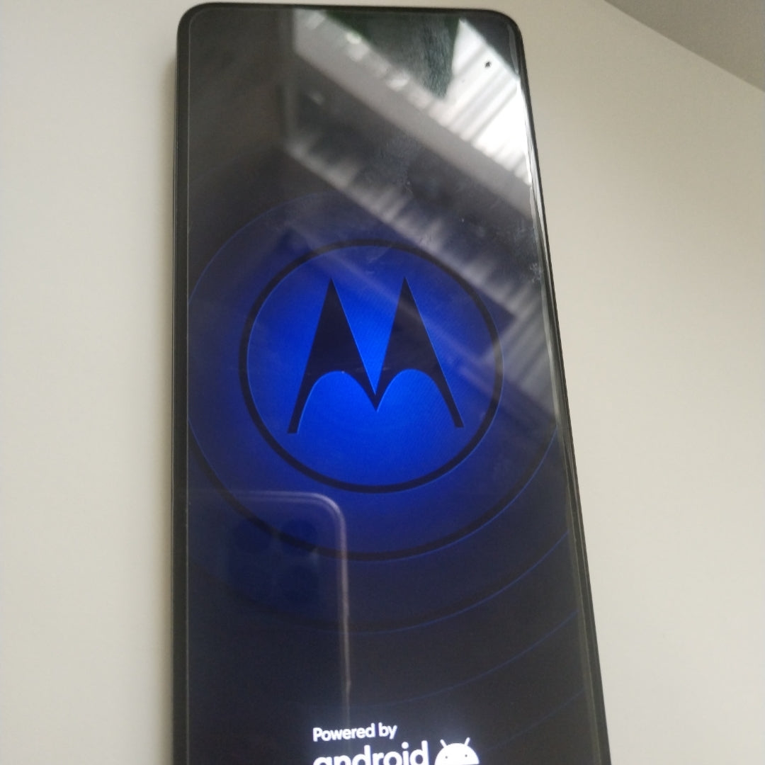 CELULAR MOTOROLA MOTO G24 XT2423-1 (2024) 256 GB 4 GB RAM (SEMINUEVO)