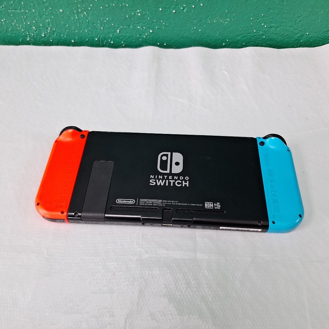 CONSOLA DE VIDEOJUEGO NINTENDO SWITCH 32 GB (SEMINUEVO)