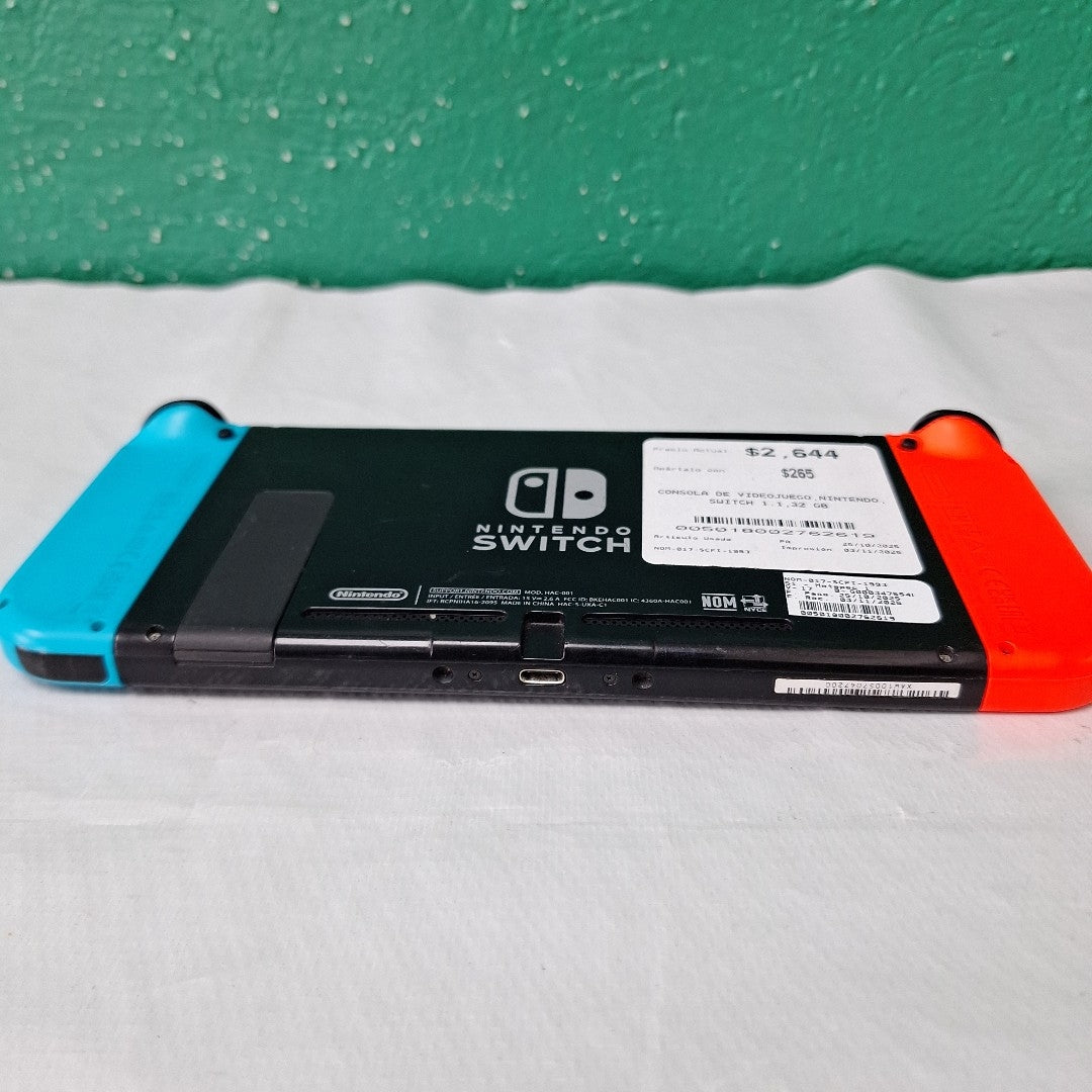 CONSOLA DE VIDEOJUEGO NINTENDO SWITCH 1.1 32 GB (SEMINUEVO)