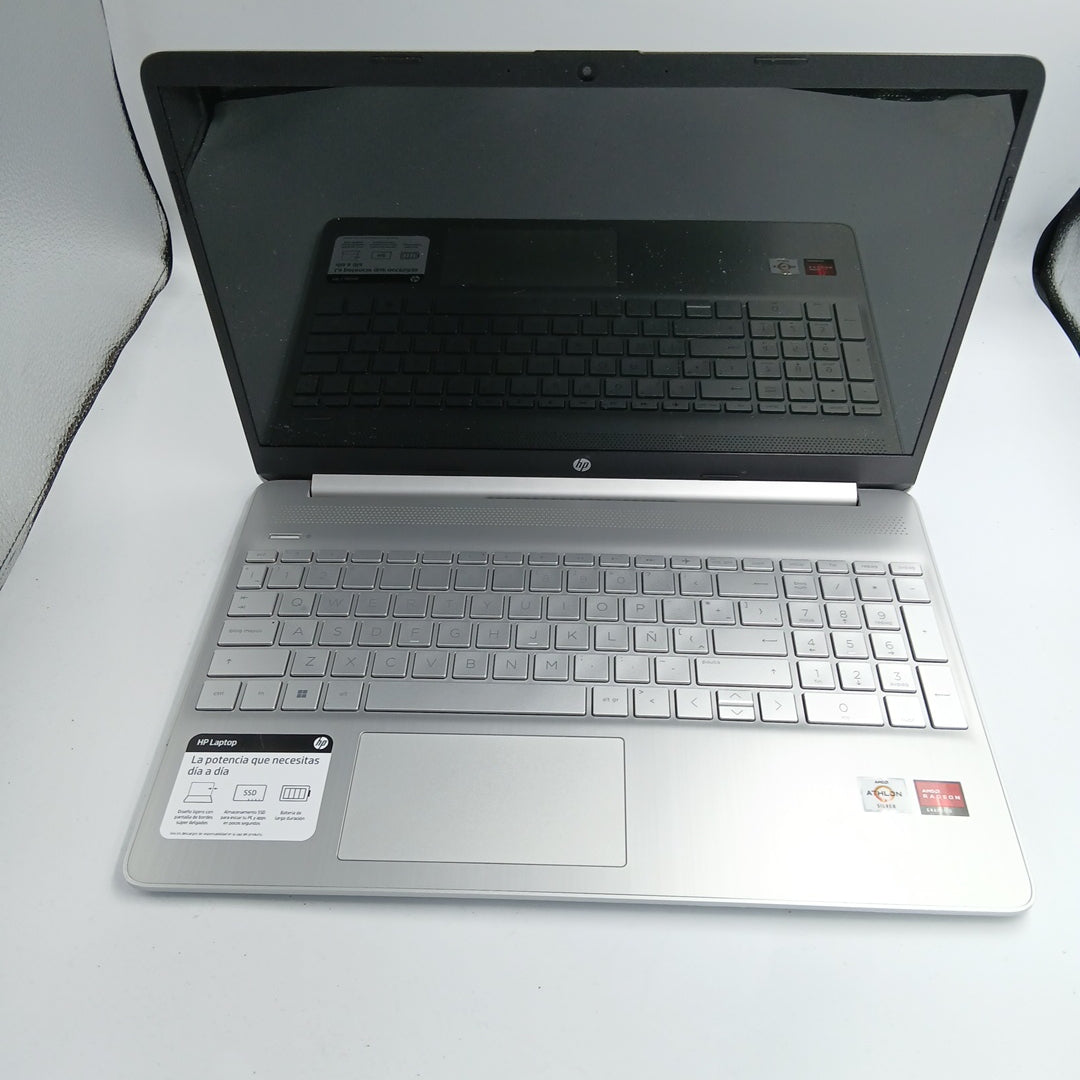 LAPTOP HP 15-EF1501LA (2022) 256 GB SSD 8 GB RAM (SEMINUEVO)