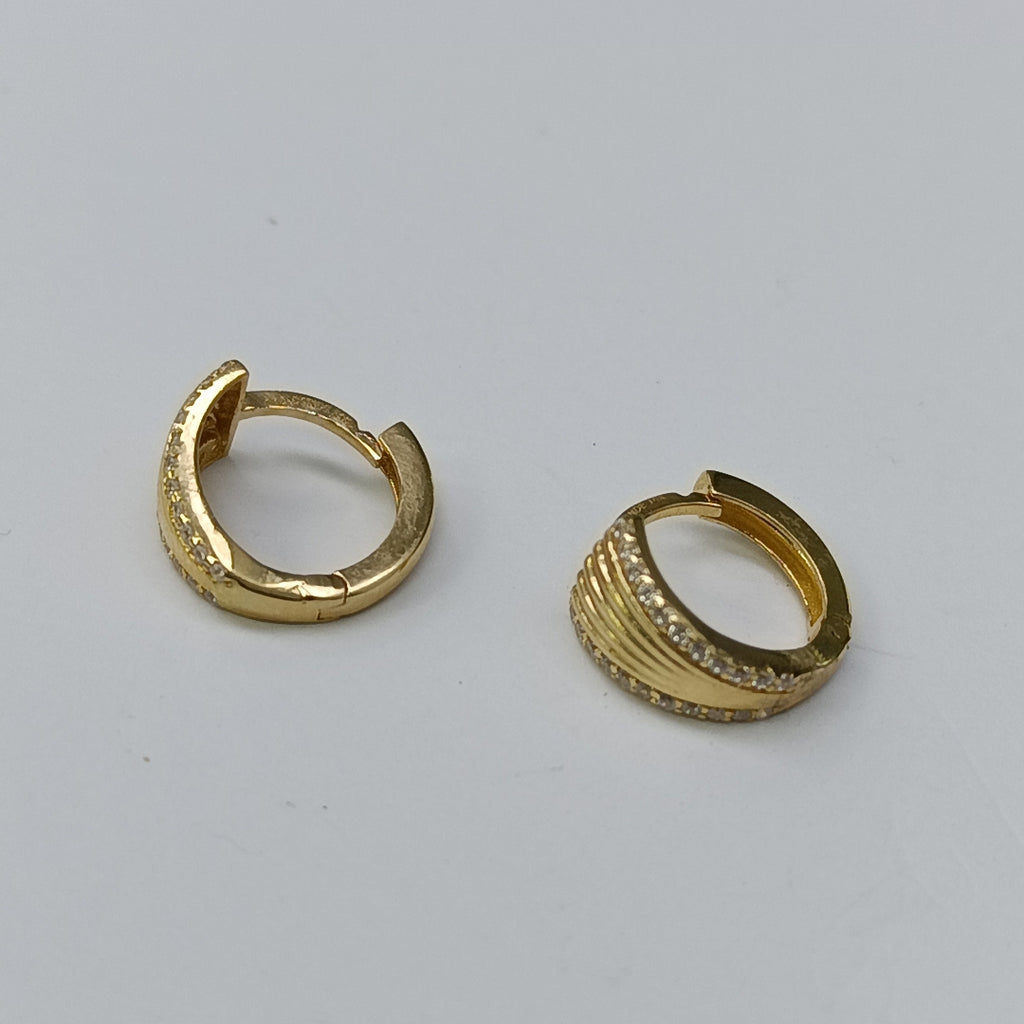 HUGGIES ORO 14K 2.7 (NUEVO)