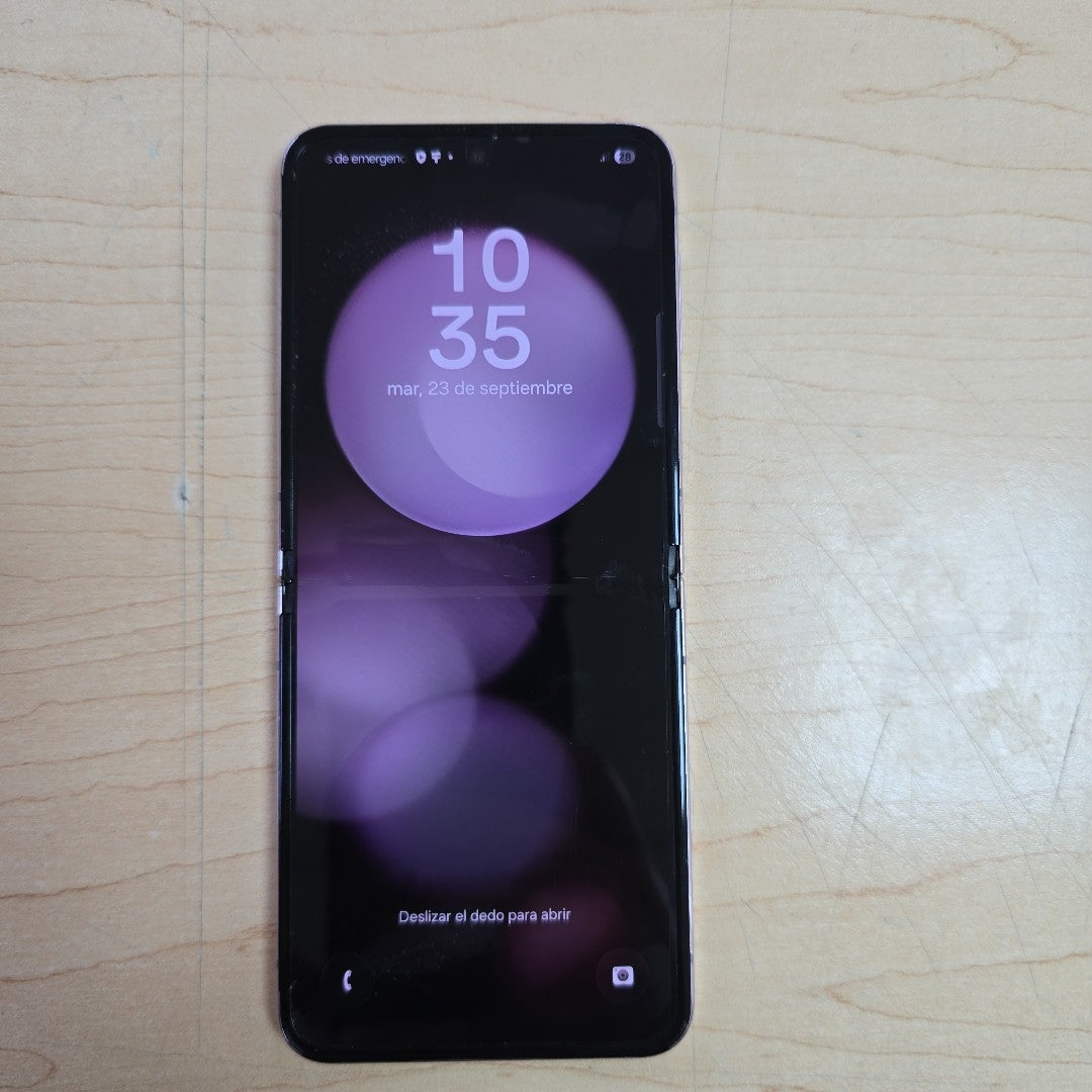CELULAR SAMSUNG GALAXY Z FLIP 5 SM-F731B (2023) 512 GB 8 GB RAM (SEMINUEVO)
