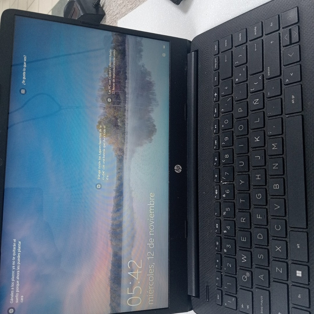 LAPTOP HP 14-DQ0509LA (2023) 128 GB SSD 4 GB RAM (SEMINUEVO)