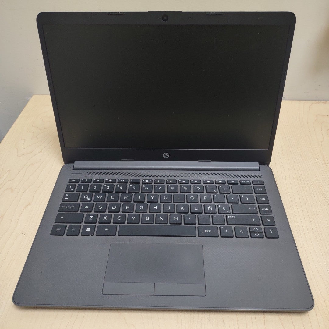 LAPTOP HP 245 G8 (2023) 256 GB SSD 8 GB RAM (SEMINUEVO)