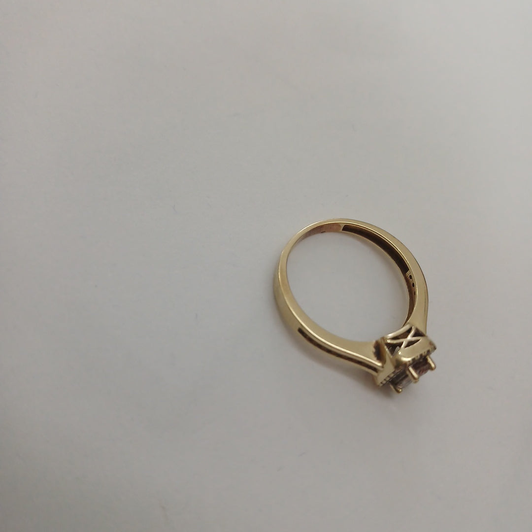 ANILLITO. ORO. 10 K 2.3 GRMS (SEMINUEVO)