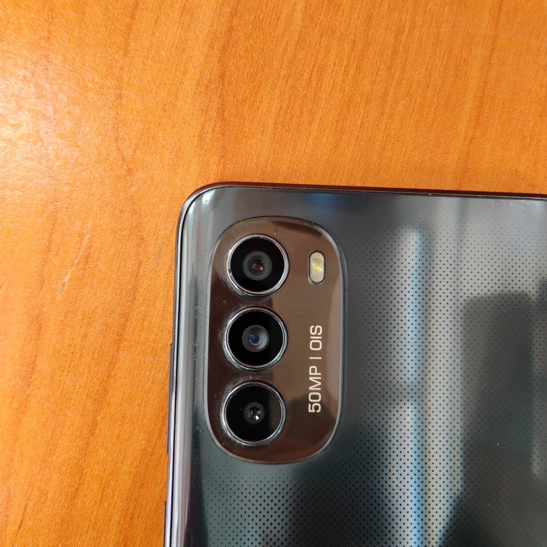 CELULAR MOTOROLA MOTO G82 XT2225-1 128 GB 6 GB RAM (SEMINUEVO)