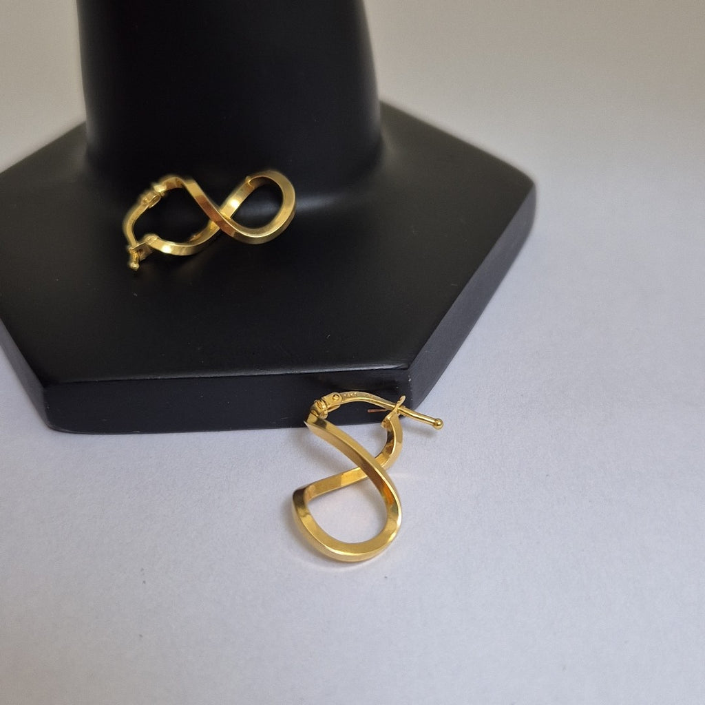 K1 1,30 GRMS 14 K ESPECIFICACIONES COMPLEMENTARIAS PAR DE ARETES (SEMINUEVO)