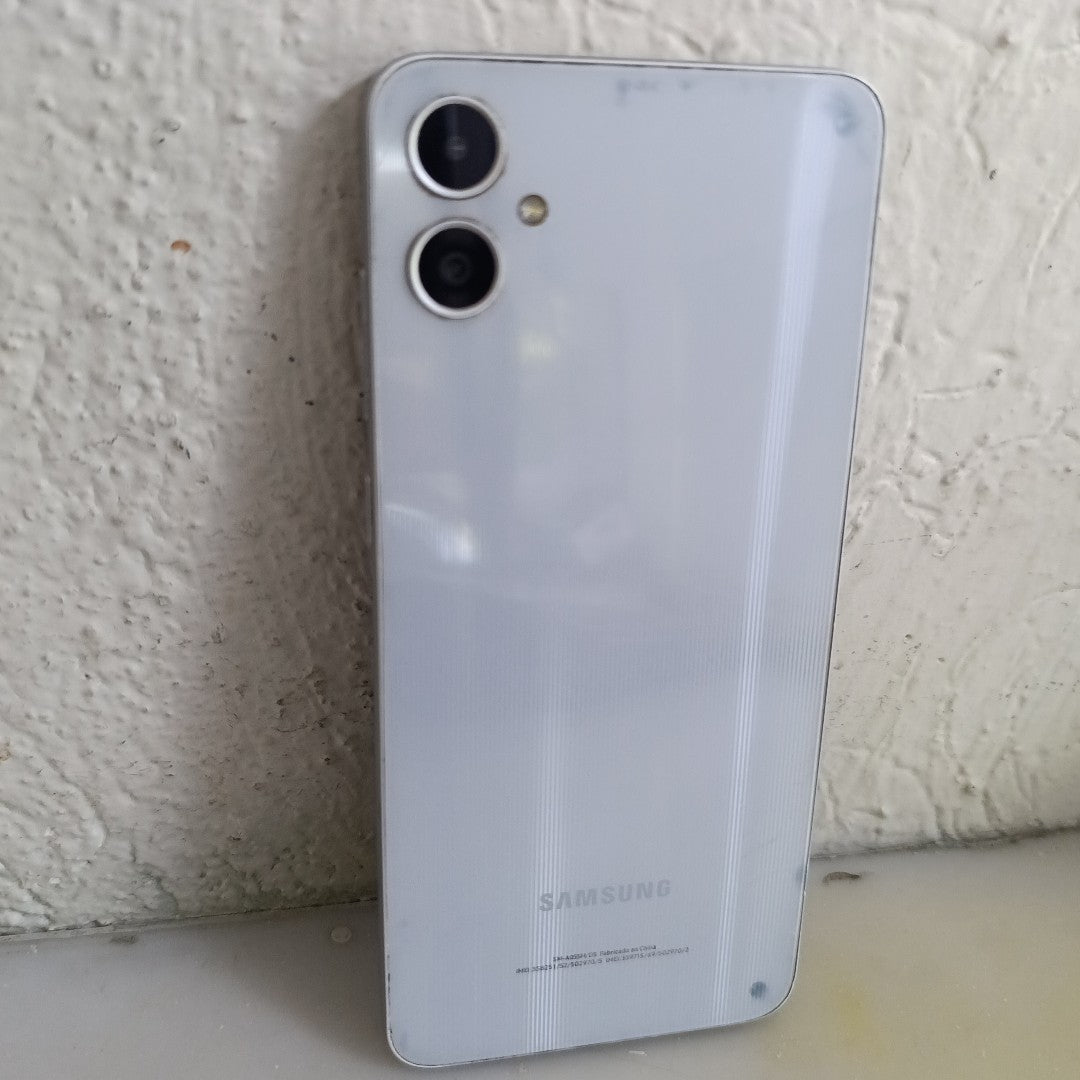 CELULAR SAMSUNG GALAXY A05 SM-A055M (2023) 128 GB 4 GB RAM (SEMINUEVO)