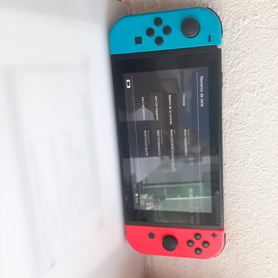 CONSOLA DE VIDEOJUEGO NINTENDO SWITCH 32 GB (SEMINUEVO)