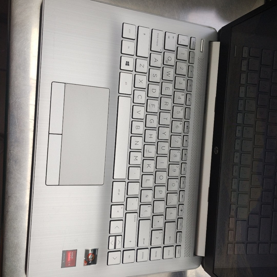 LAPTOP HP 14-DK1508LA (2021) 256 GB SSD 8 GB RAM (SEMINUEVO)