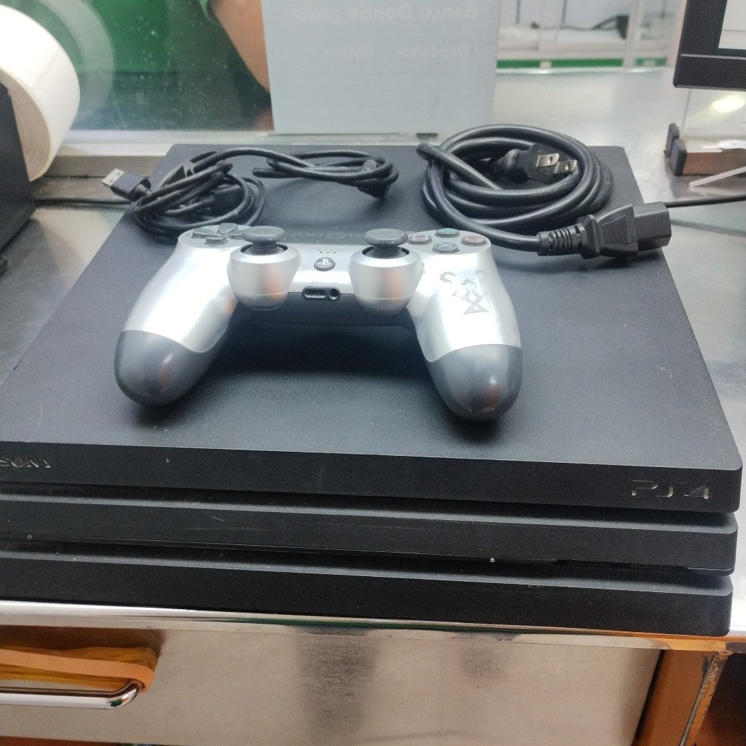 CONSOLA DE VIDEOJUEGO SONY PS4 PRO 1 TB (SEMINUEVO)