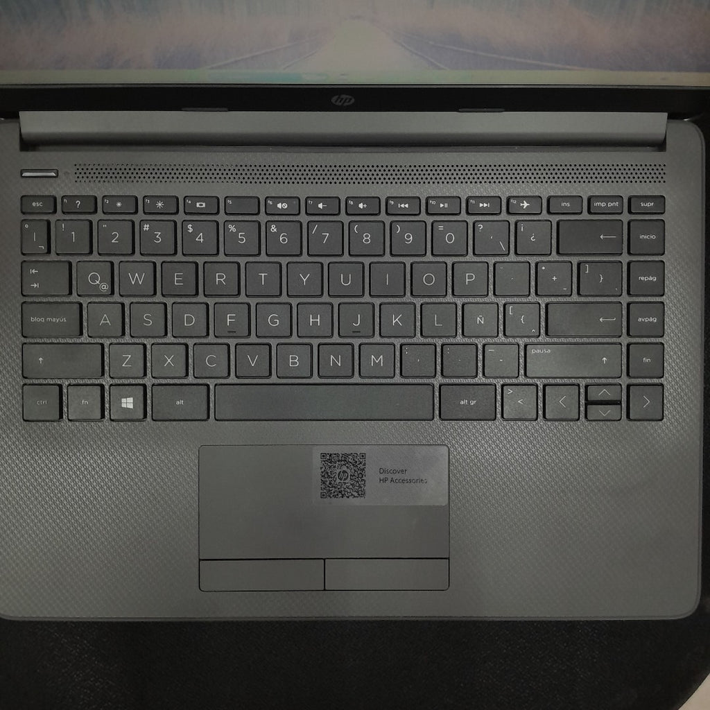 LAPTOP HP 245 G8 (2022) 1 TB 8 GB RAM (SEMINUEVO)