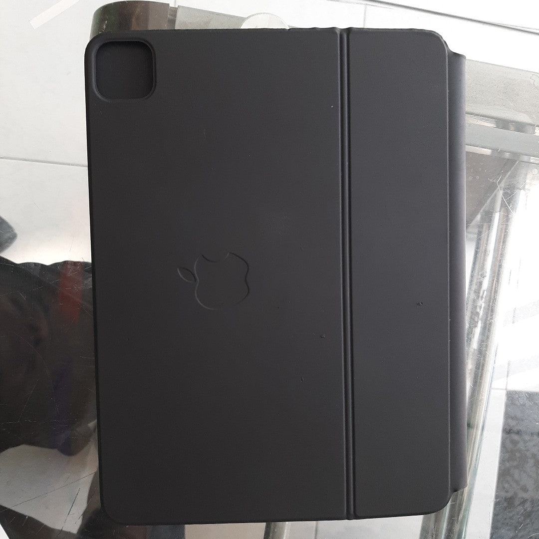 TECLADO INALAMBRICO APPLE MAGIC KEYBOARD A2974 RECARGABLE (SEMINUEVO)