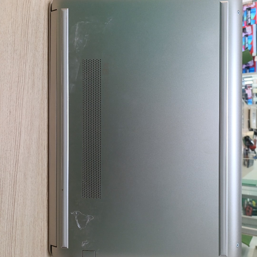 LAPTOP HP 14-CF2540LA (2022) 128 GB SSD 4 GB RAM (SEMINUEVO)