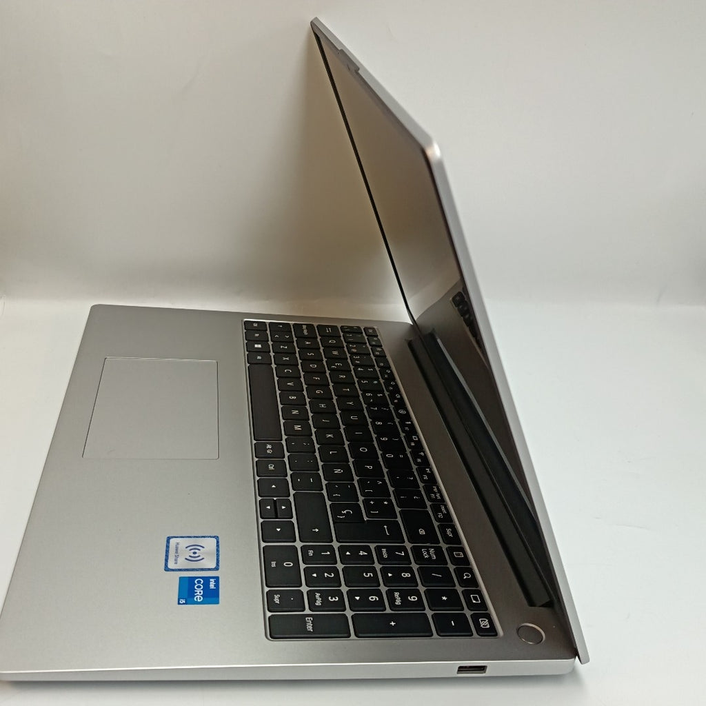 LAPTOP HUAWEI MATEBOOK D16 MCLF-X (2024) 1 TB SSD 16 GB RAM (SEMINUEVO)