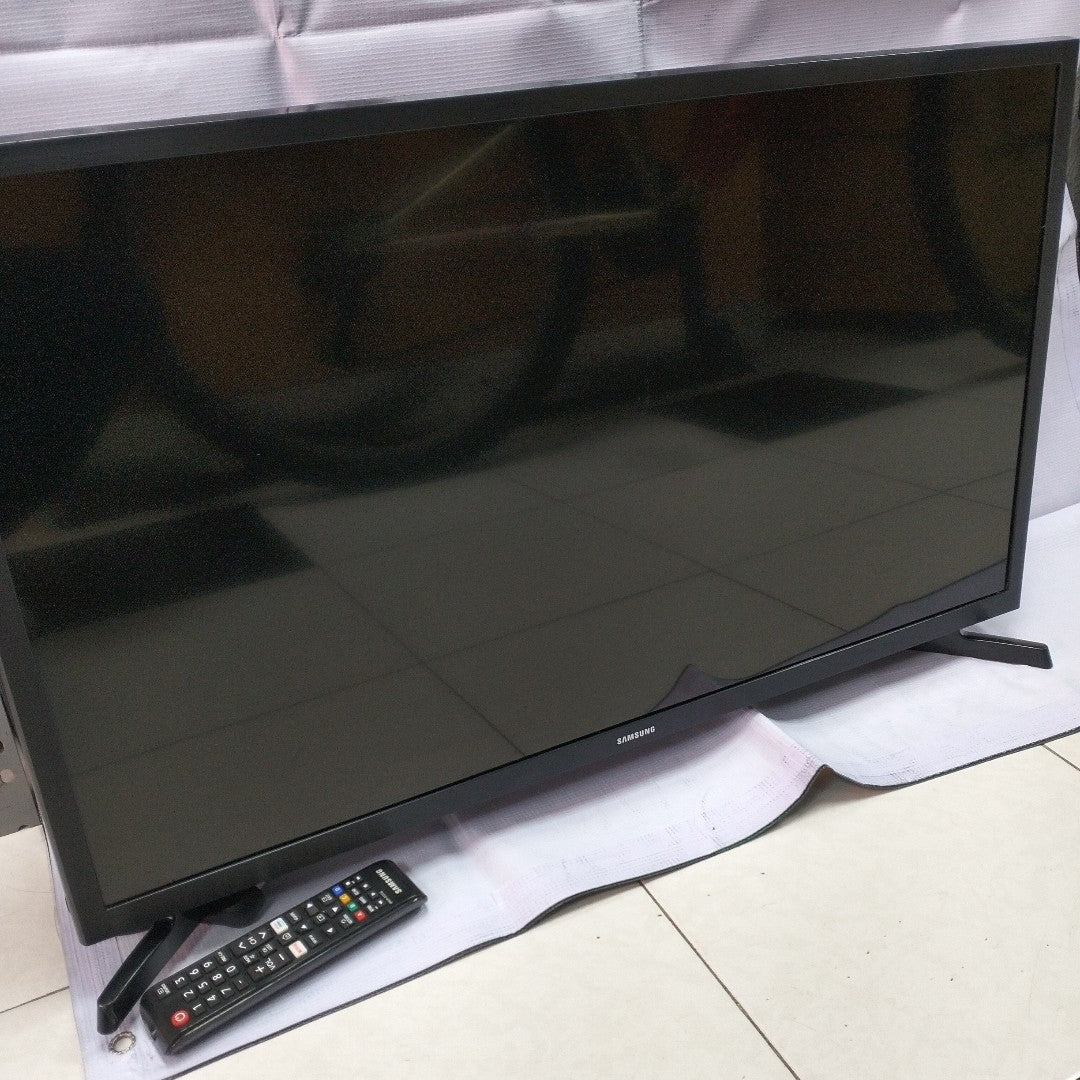 PANTALLA SAMSUNG UN32T4300AF (2020) 32" LED HD (SEMINUEVO)