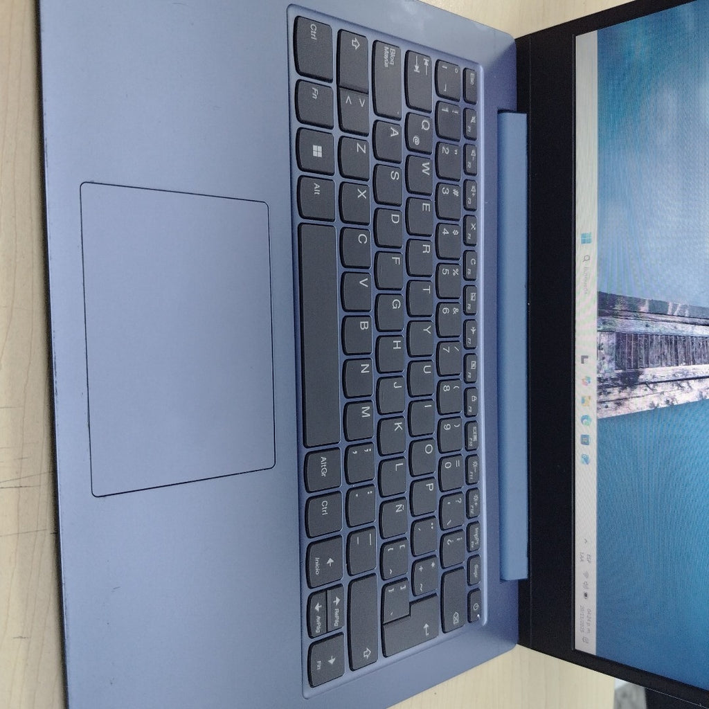 LAPTOP LENOVO IDEAPAD 1 14IGL05 (2022) 128 GB SSD 4 GB RAM (SEMINUEVO)