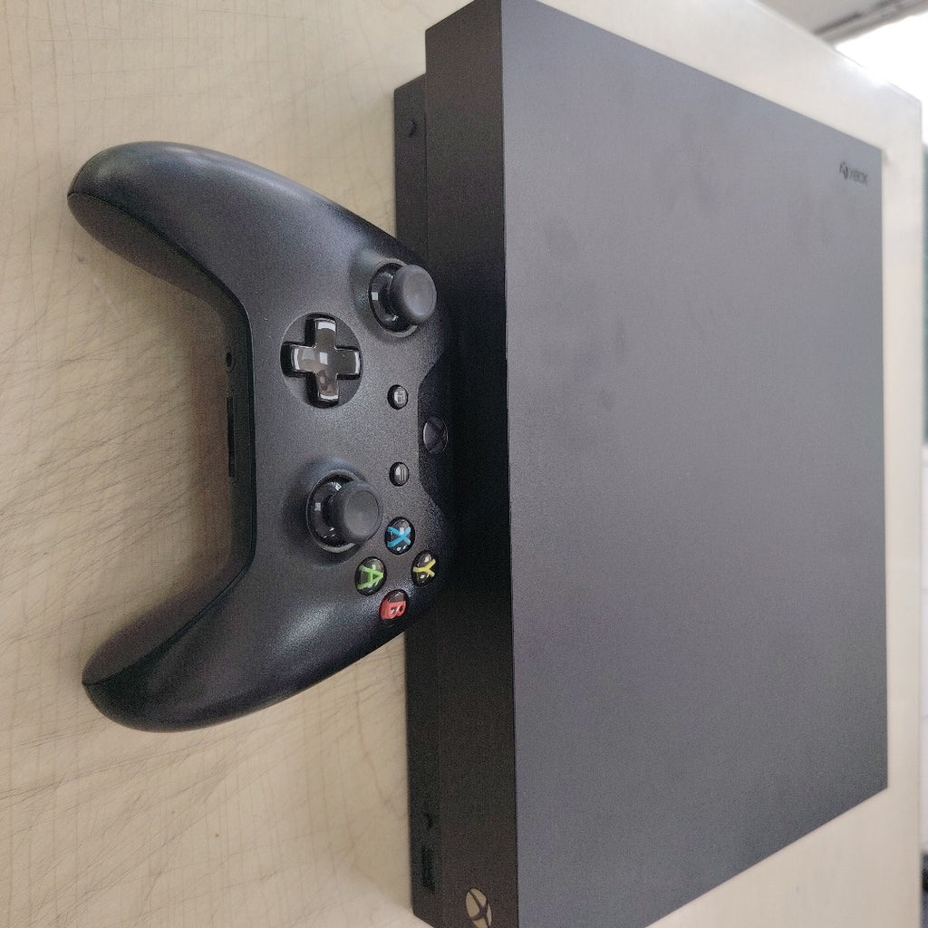 CONSOLA DE VIDEOJUEGO MICROSOFT XBOX ONE X 1 TB (SEMINUEVO)