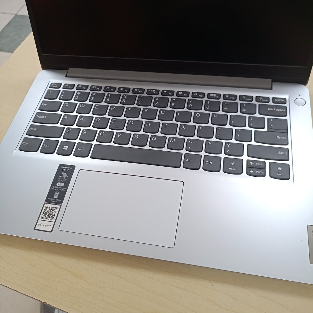 LAPTOP LENOVO IDEAPAD 1 14IGL7 (2022) 128 GB SSD 4 GB RAM (SEMINUEVO)