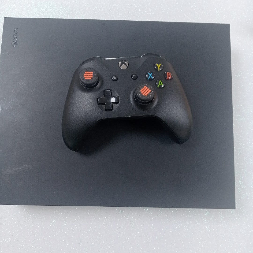 CONSOLA DE VIDEOJUEGO MICROSOFT XBOX ONE X 1 TB (SEMINUEVO)