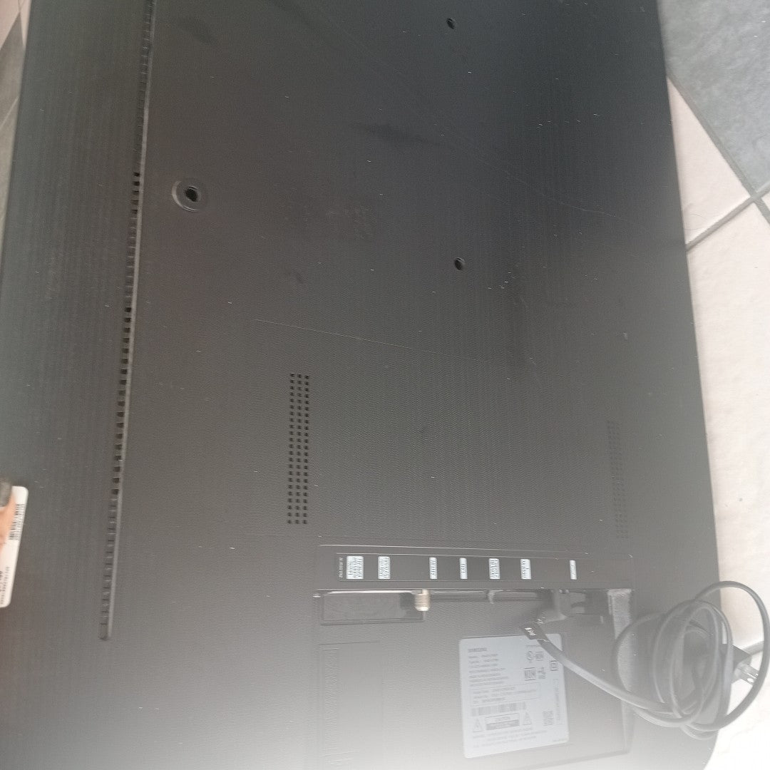 PANTALLA SAMSUNG UN43TU7000F (2021) 43" LED 4K (SEMINUEVO)