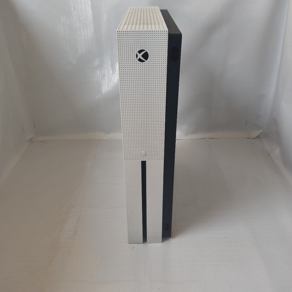 CONSOLA DE VIDEOJUEGO MICROSOFT XBOX ONE S 1 TB (SEMINUEVO)