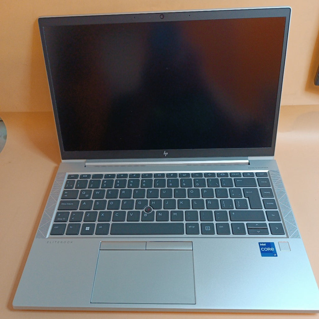 LAPTOP HP ELITEBOOK 840 G8 (2022) 256 GB SSD 16 GB RAM (SEMINUEVO)