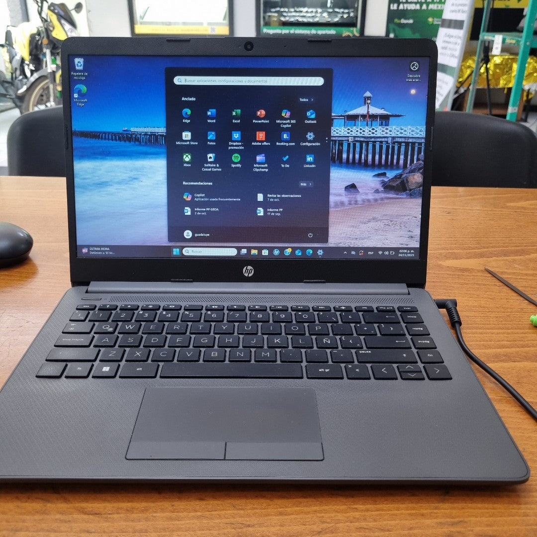LAPTOP HP 245 G9 (2024) 512 GB SSD 8 GB RAM (SEMINUEVO)