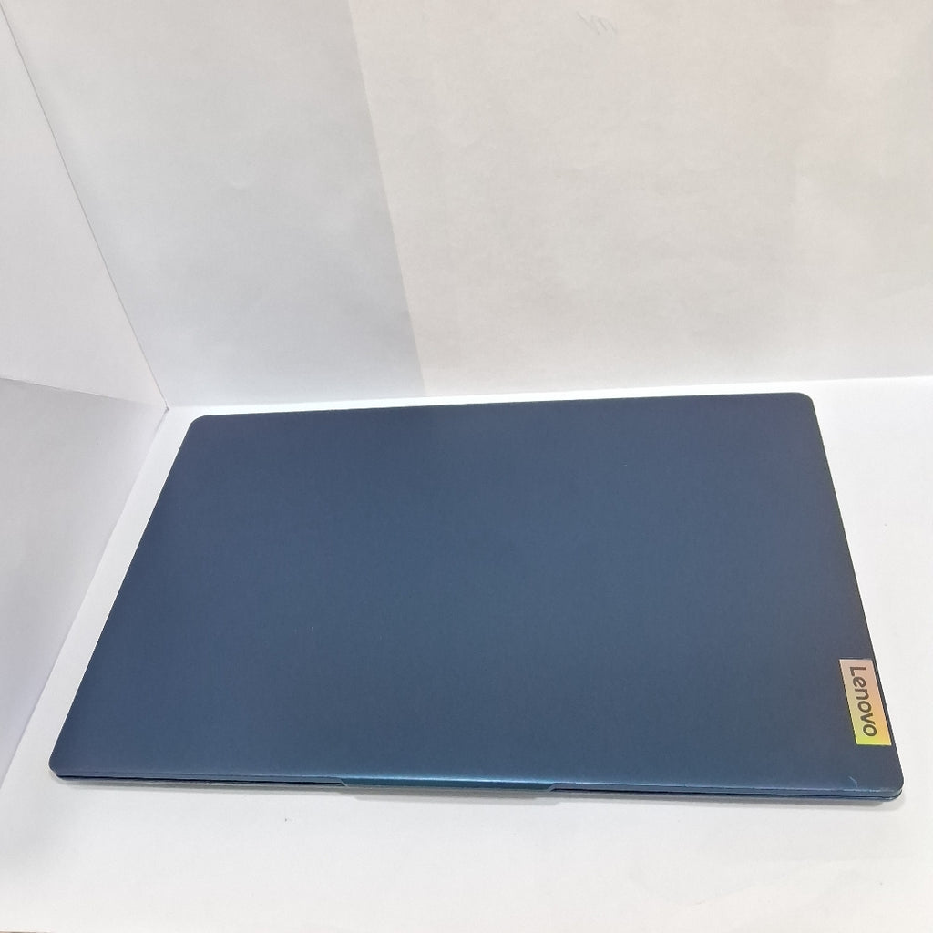LAPTOP LENOVO IDEAPAD SLIM 3 15IRU8 (2024) 512 GB SSD 8 GB RAM (SEMINUEVO)