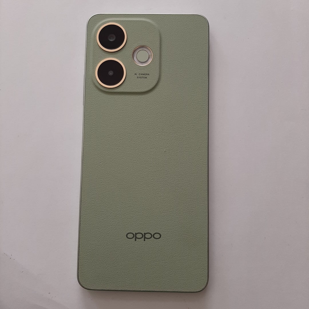 CELULAR OPPO  A5 PRO CPH2711 (2025) 256 GB 8 GB RAM (SEMINUEVO)