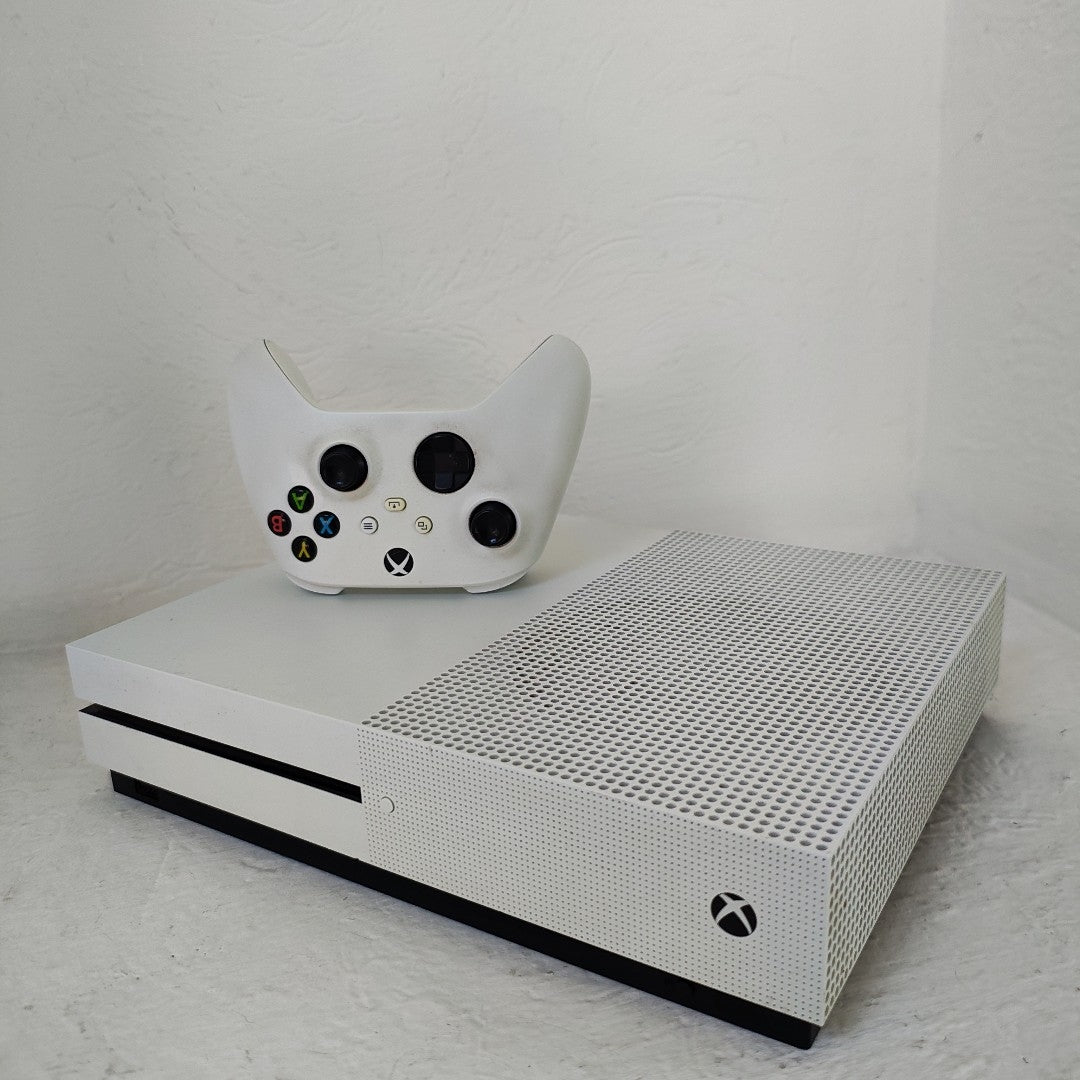 CONSOLA DE VIDEOJUEGO MICROSOFT XBOX ONE S 1 TB (SEMINUEVO)