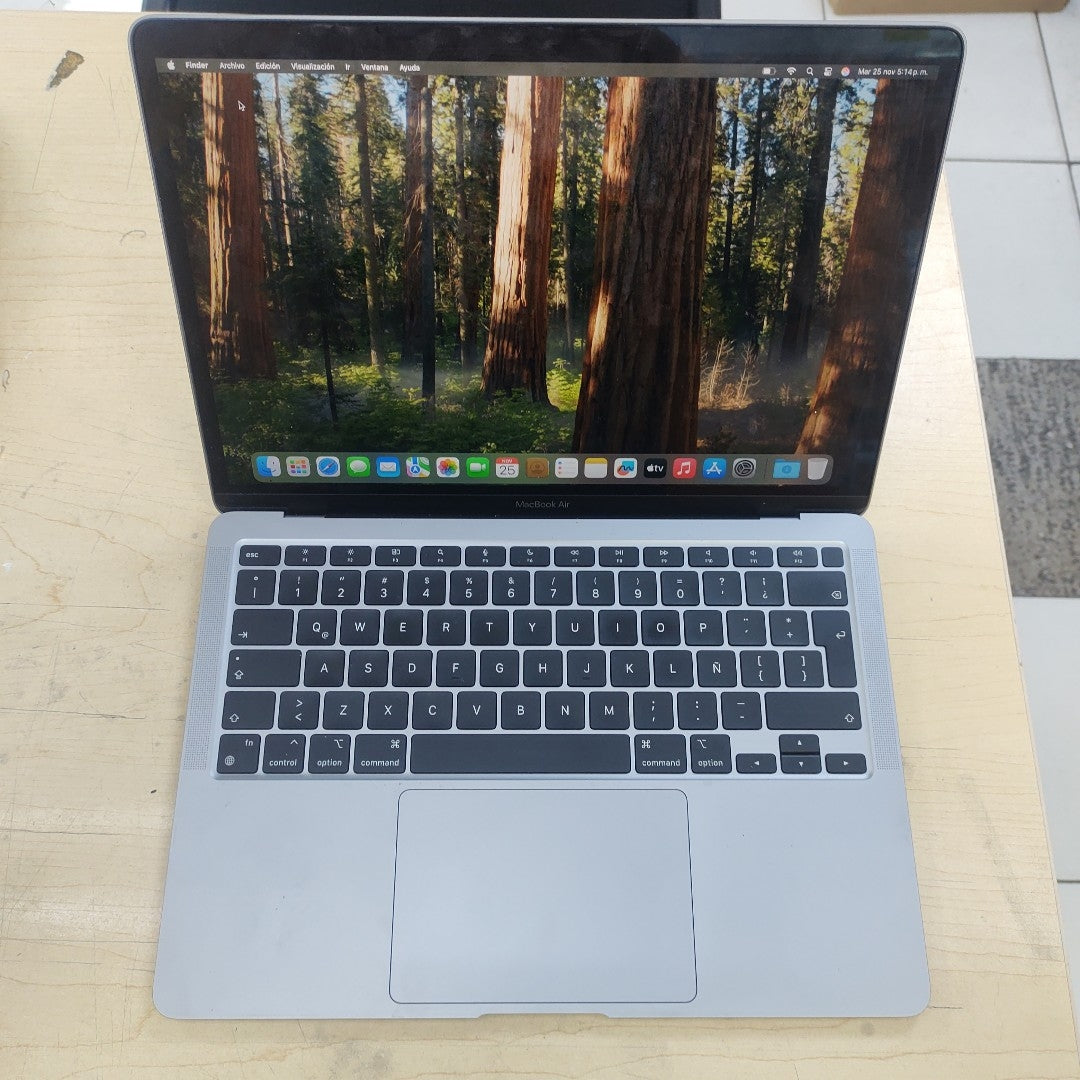 LAPTOP APPLE MACBOOK AIR 13" 2020 3.2 A2337 256 GB SSD 8 GB RAM (SEMINUEVO)