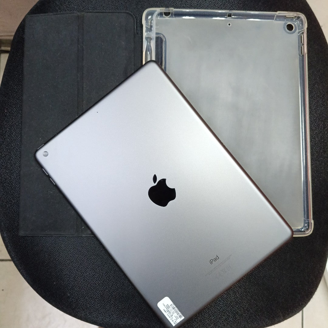 TABLETA APPLE IPAD 9 A2602 64 GB 3 GB RAM (SEMINUEVO)