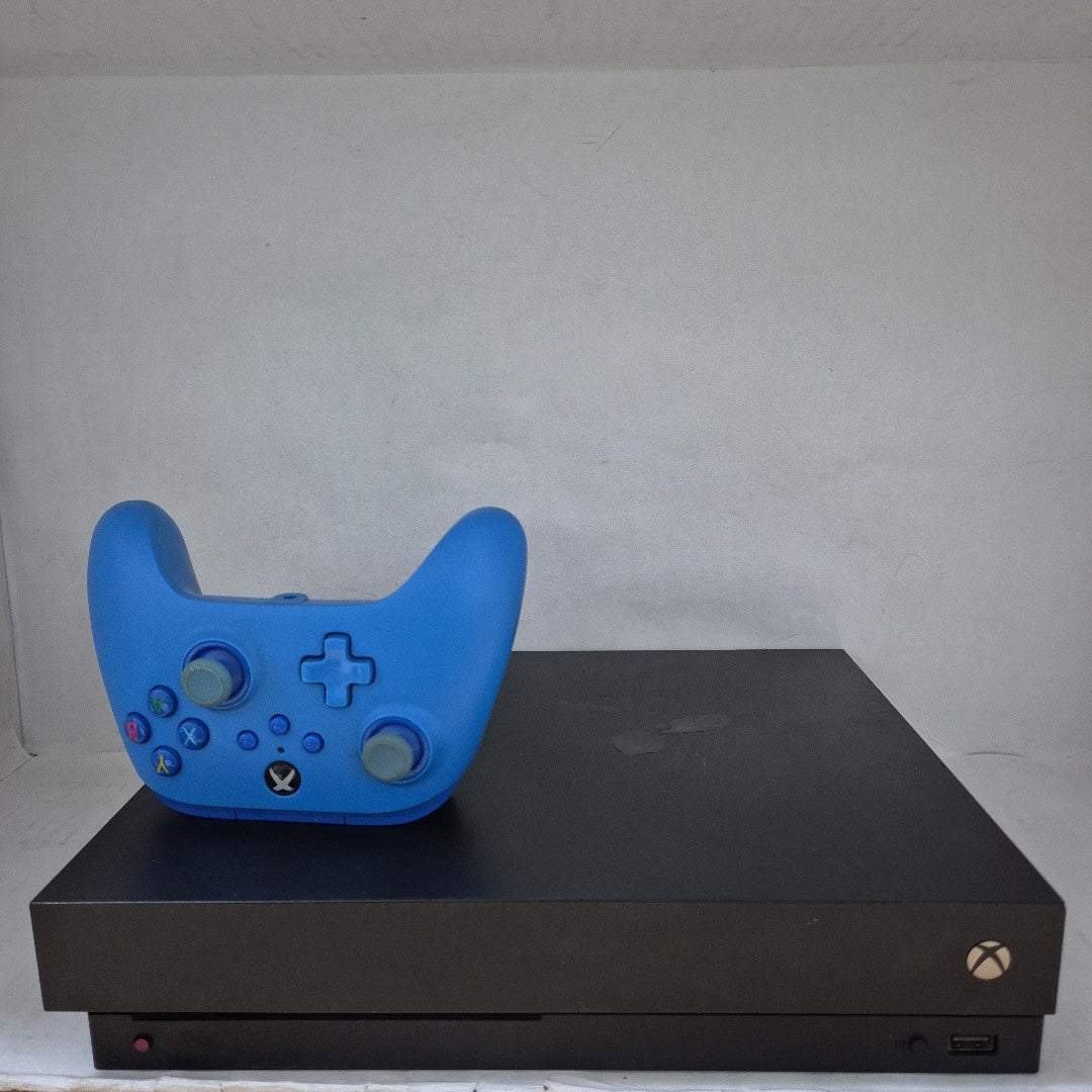 CONSOLA DE VIDEOJUEGO MICROSOFT XBOX ONE X 1 TB (SEMINUEVO)