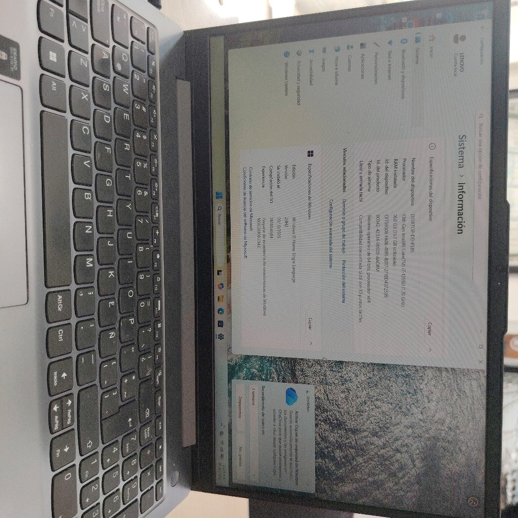 LAPTOP LENOVO IDEAPAD SLIM 3 15IRU8 (2023) 1 TB SSD 16 GB RAM (SEMINUEVO)